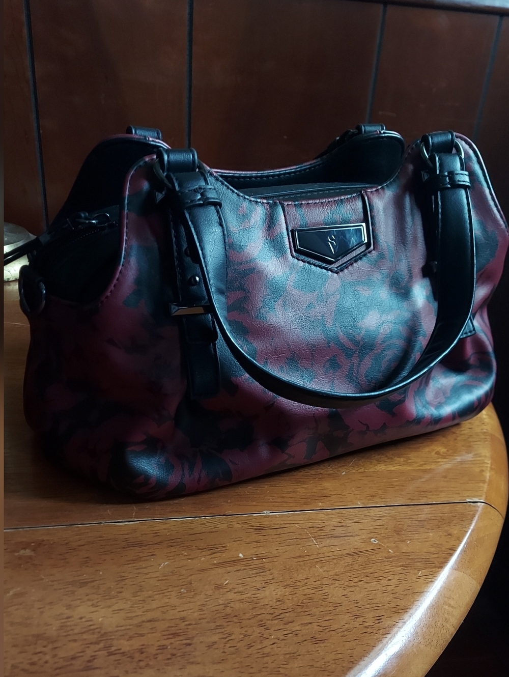 New Rose Leather Vera Wang Purse Handbag